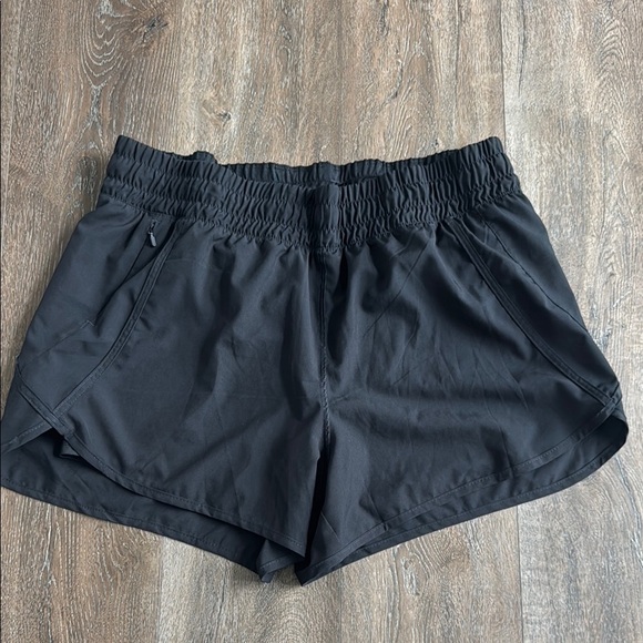 Avia Women’s Athletic Shorts.  Size XL (16/18). Black, like new condition! - Picture 1 of 4